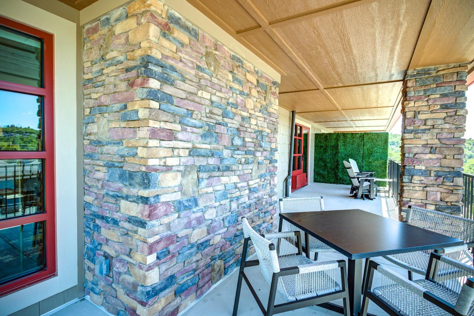 בלואינג רוק The Embers Hotel מראה חיצוני תמונה